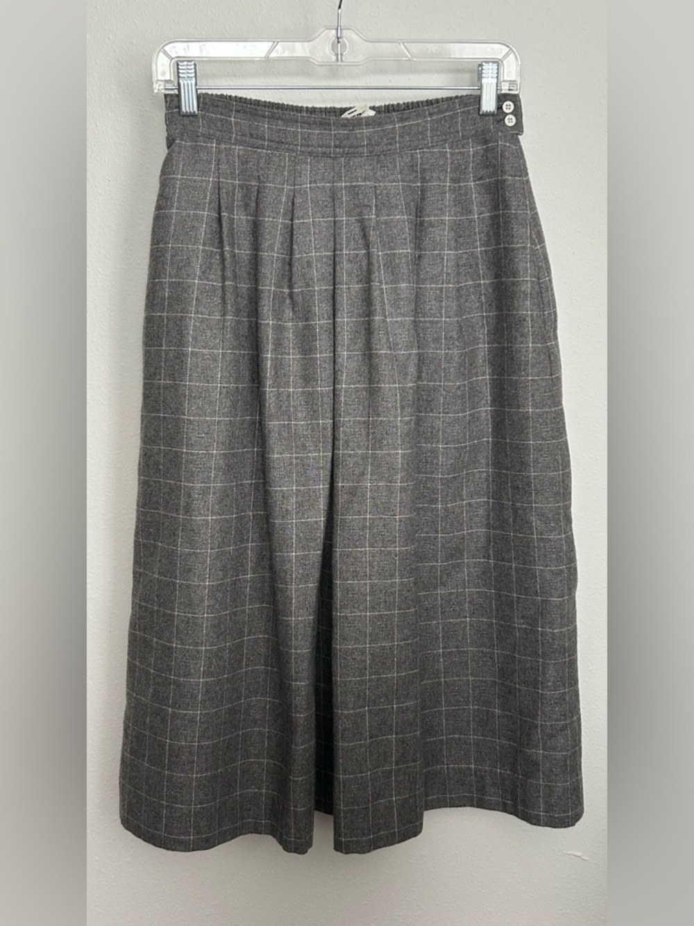Summit Sportswear Checked Pleated Midi Skirt in Gray
